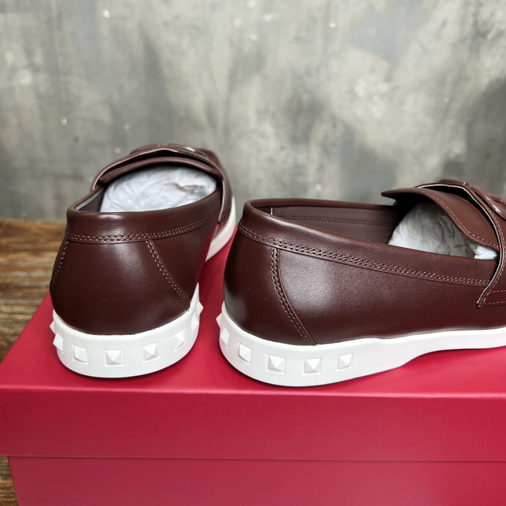 Valentino Garavani Leisure Flows Leather Loafers Marrom