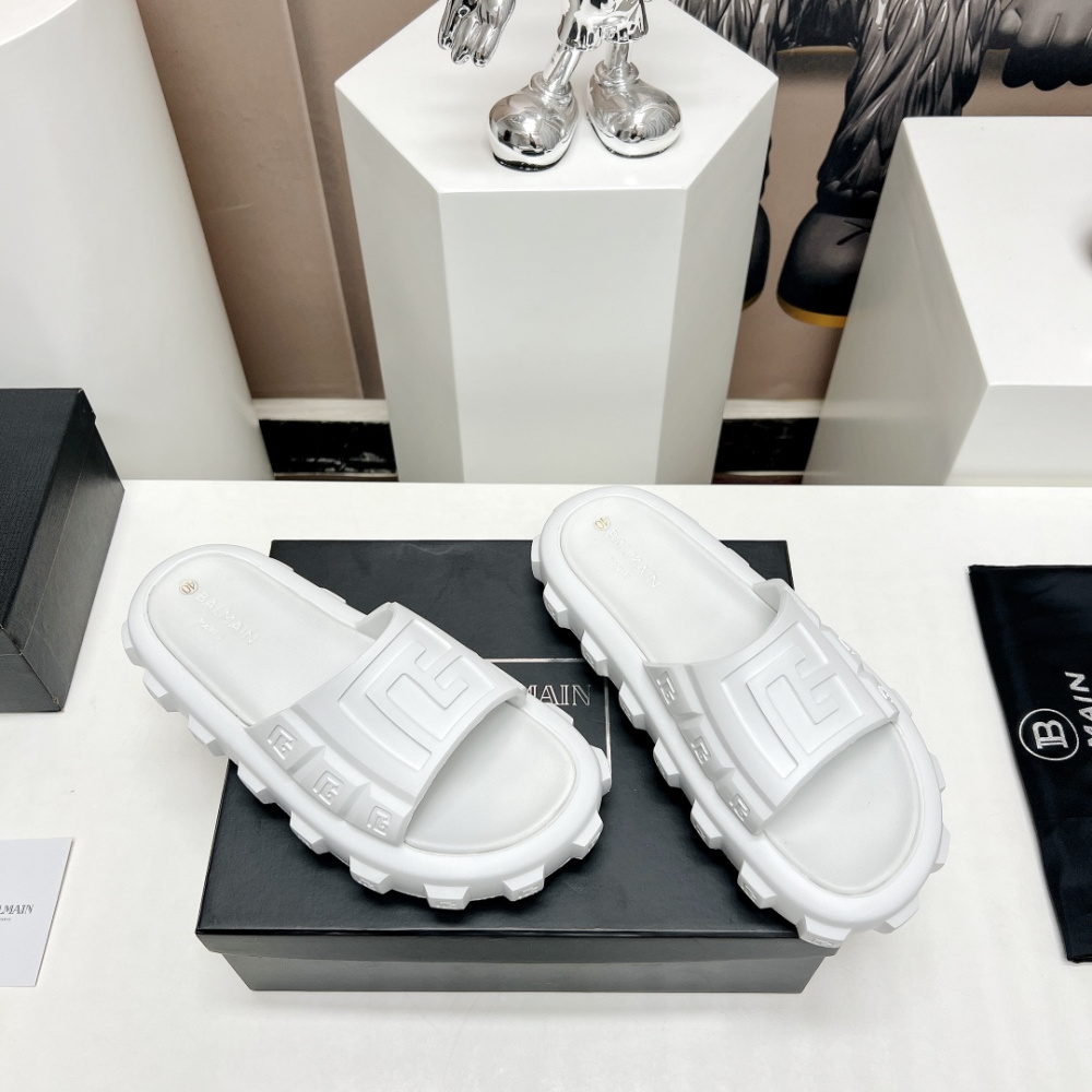 Slide Balmain Chinelo com Monogram em Relevo Branco