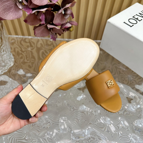 Sandália Loewe Anagram Padded Caramelo