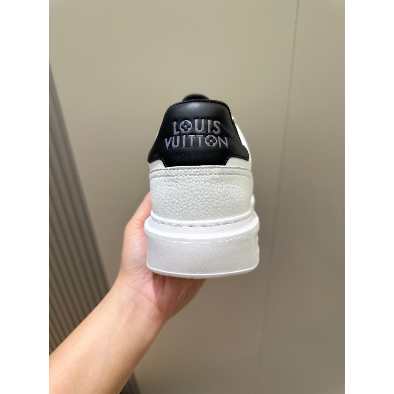 Louis Vuitton Tênis Casual P&B