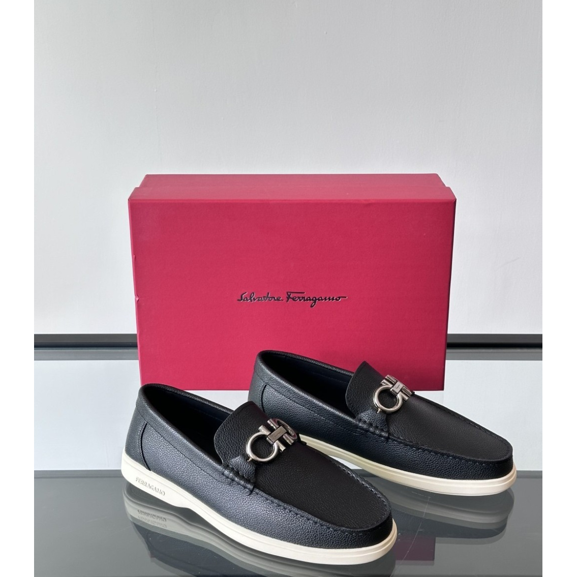 Sapato Mocassim Salvatore Ferragamo Casual Preto