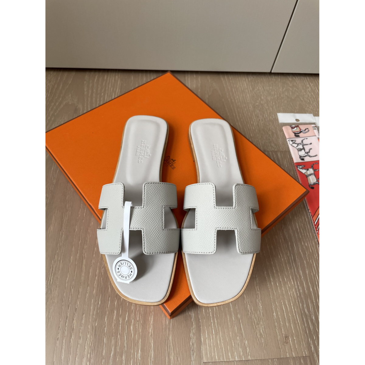 Sandália Hermès Oran Branco