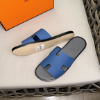 Sandália Izmir em Couro Azul/Sola Cinza