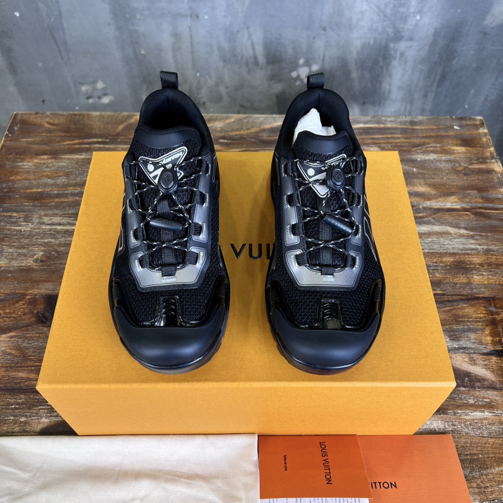 Tênis Louis Vuitton Runner Tatic Preto