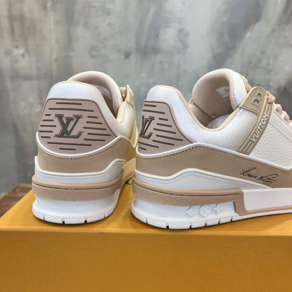 Tênis Louis Vuitton LV Trainer Couro Salmão/Branco
