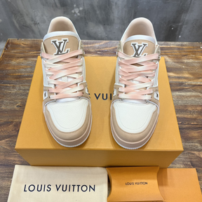 Tênis Louis Vuitton LV Trainer Couro Salmão/Branco