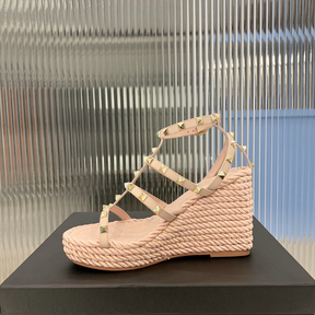 Sandália Salto Valentino Garavani Espadrilhe Rockstud com Plataforma 9,5cm