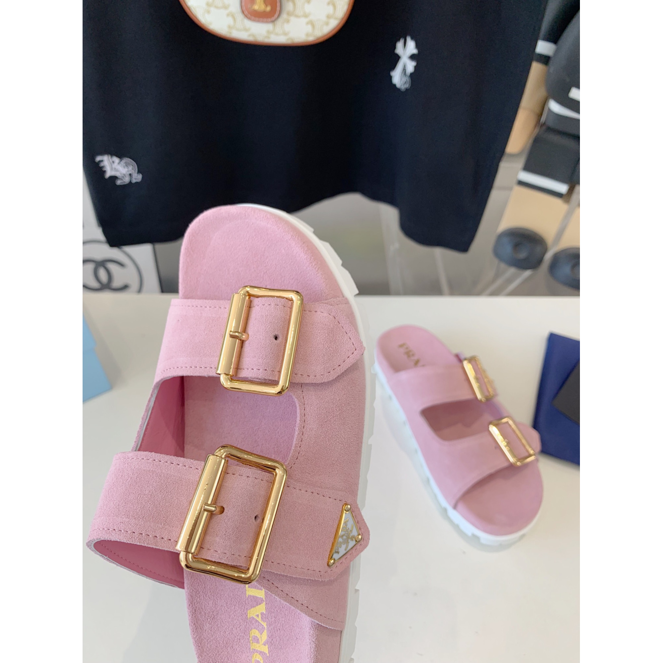 Sandália Prada Slide com tira em Camurça Rosa