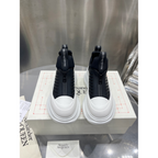Tênis Alexander Mcqueen Tread Slick Branco/Preto