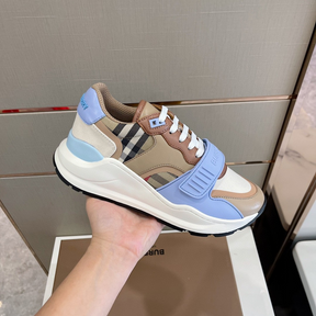 Burberry Tênis Cano Baixo c/ Azul