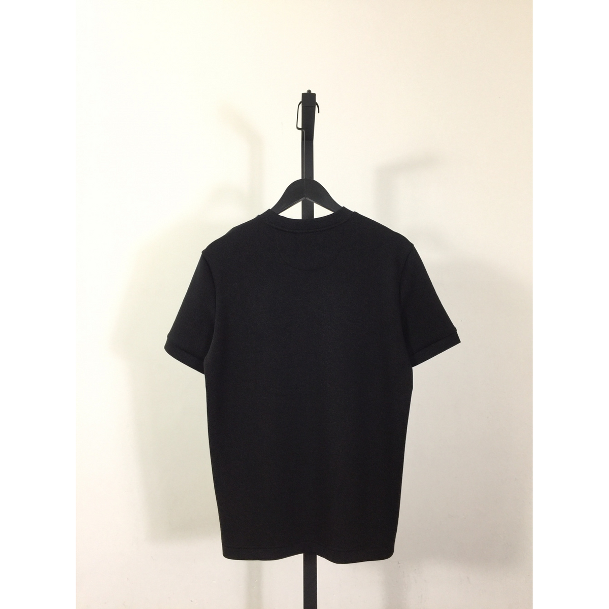 Camiseta Hermès com bordado H Preta
