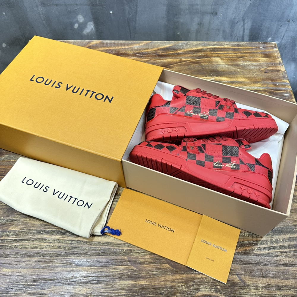 Tênis Louis Vuitton LV Trainer Sneaker Damier Pop Vermelho