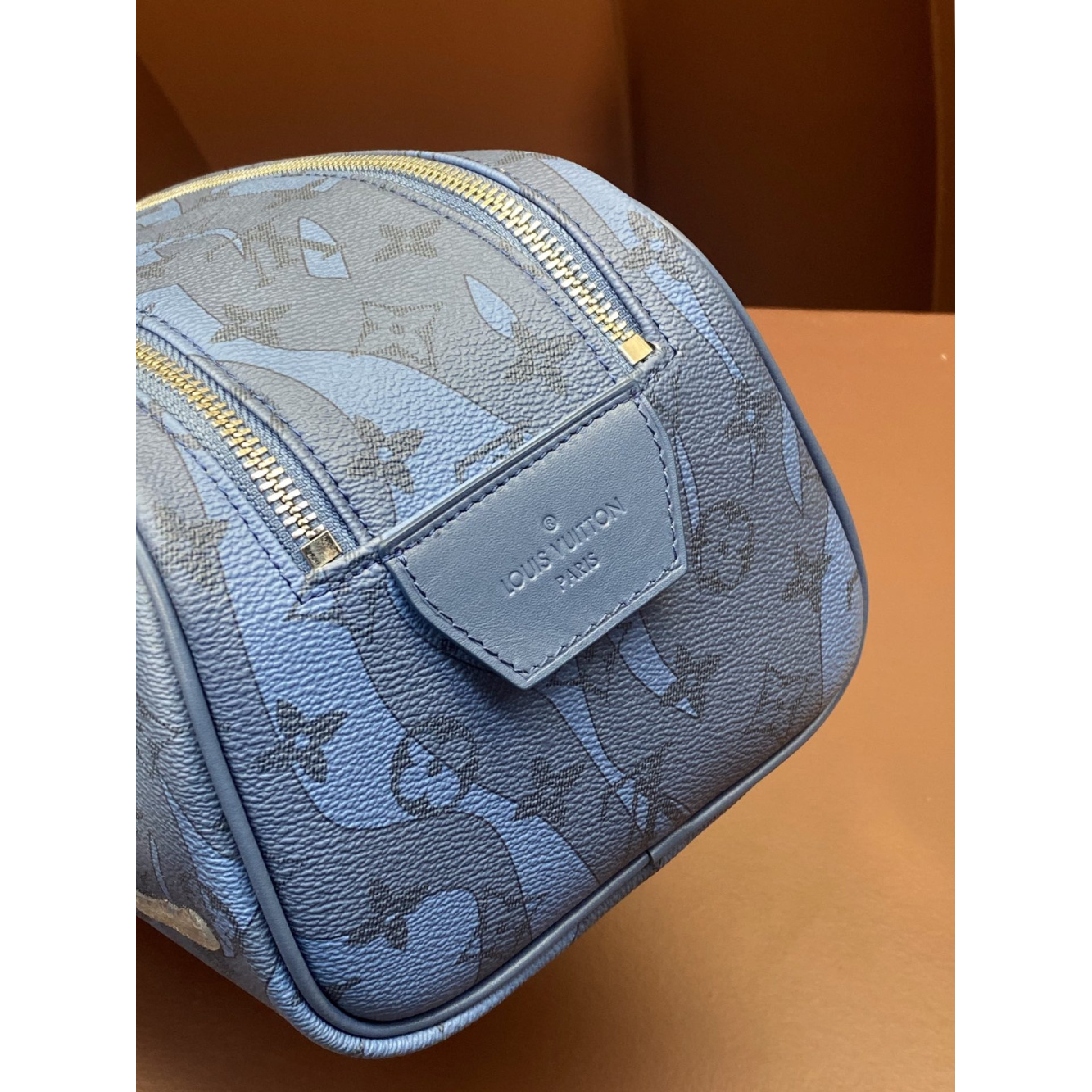 Necessaire Louis Vuitton LV Dopp Kit Azul 28x15x16.5cm