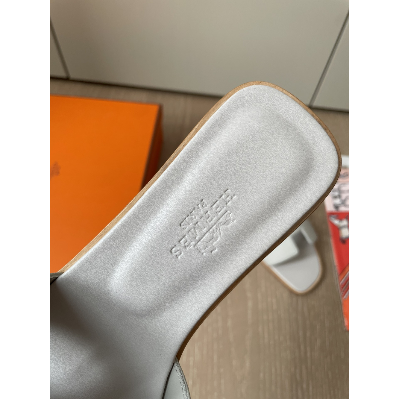 Sandália Hermès Oran Branco