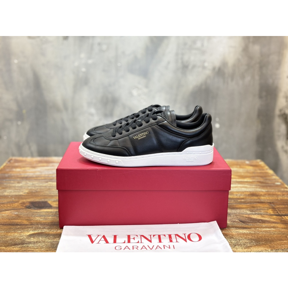 Tênis Valentino Garavani UpVillage Low Top Nappa em Couro Preto