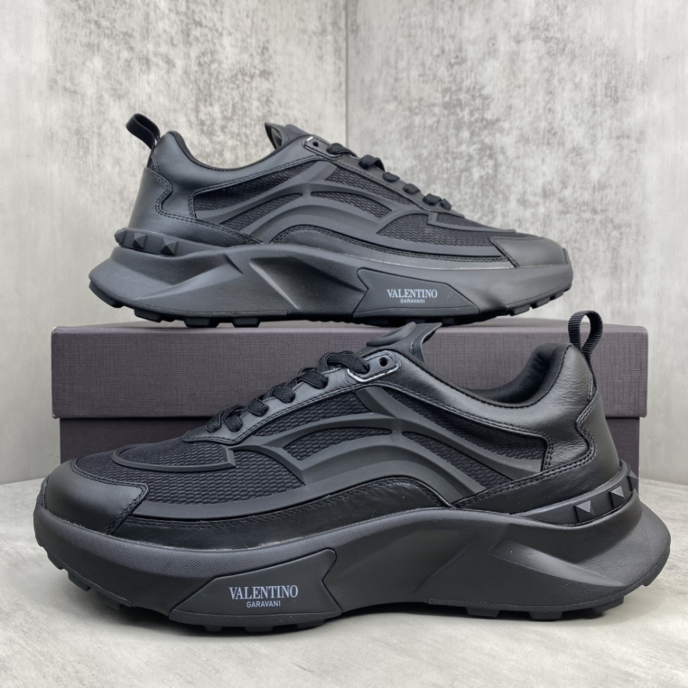 Tênis Valentino Garavani True Act Sneakers Preto