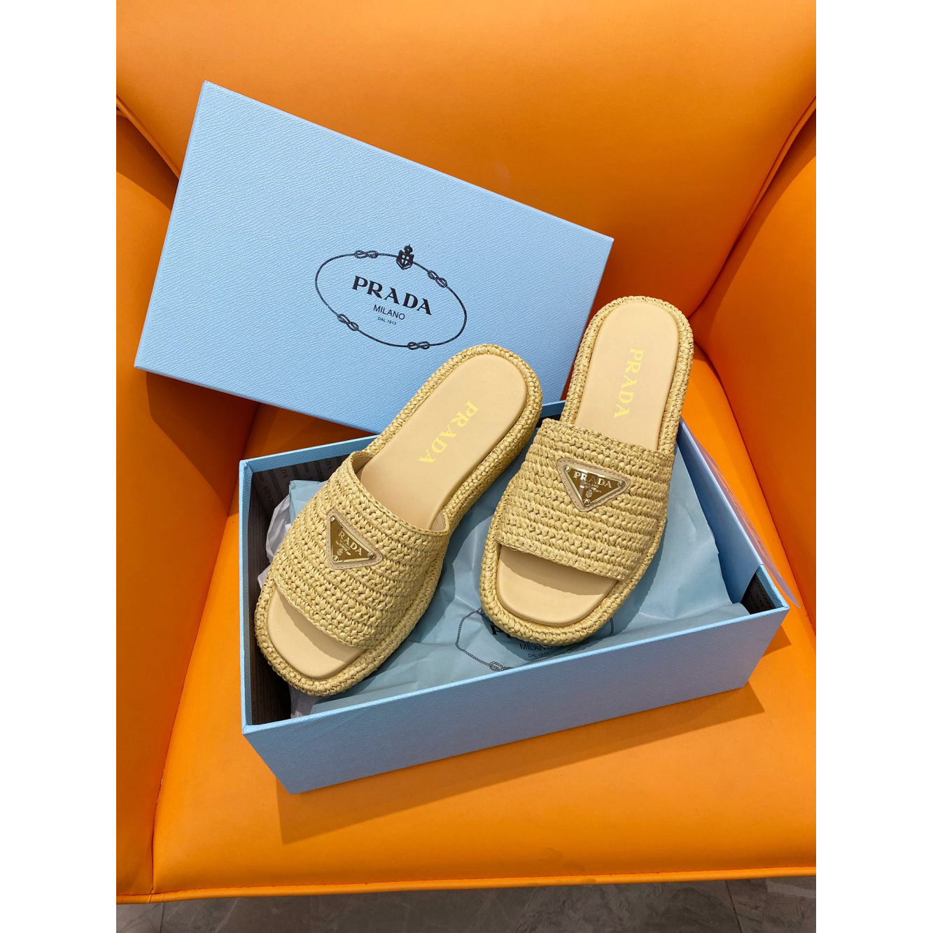 Prada Flatform em crochê Bege