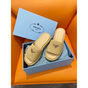 Prada Flatform em crochê Bege