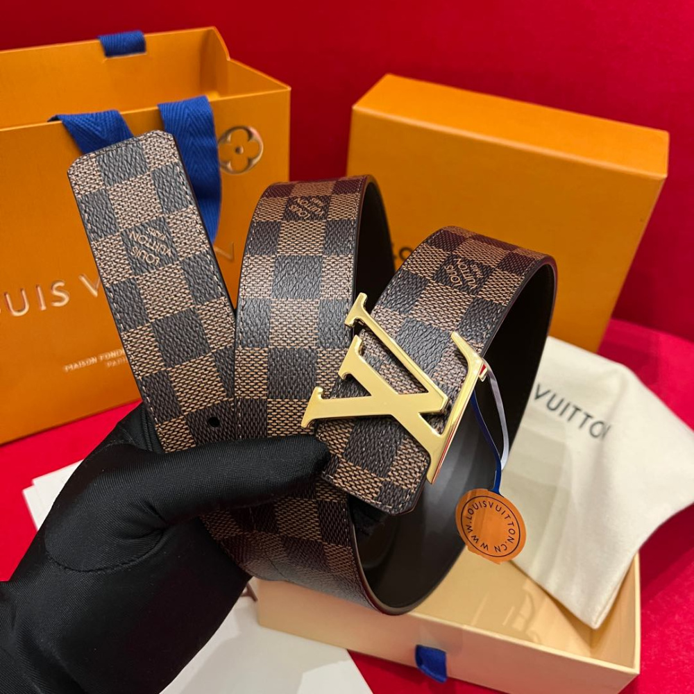 Cinto Louis Vuitton Initiales Reversível Marrom Ferragem Dourada 4.0cm
