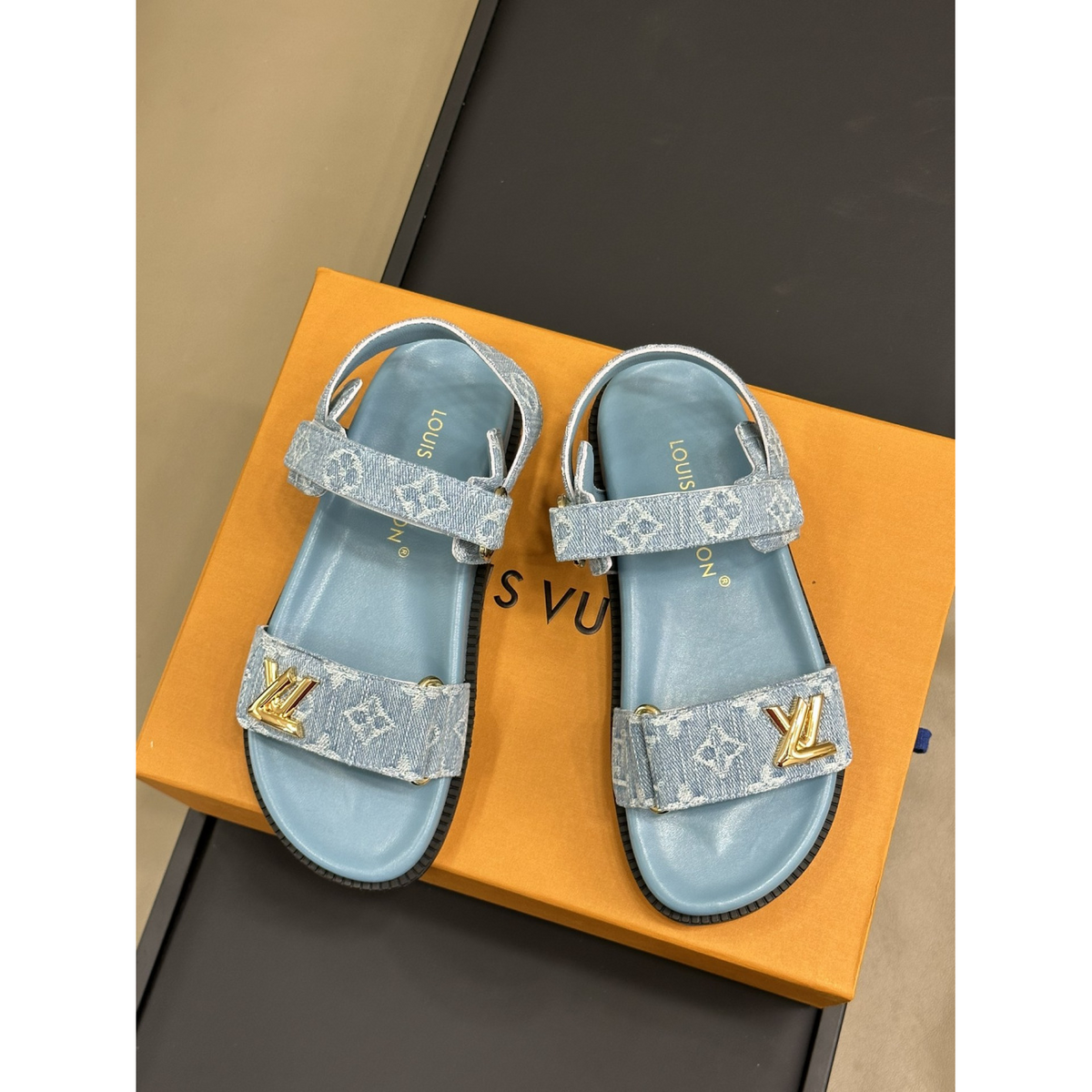 Sandália Louis Vuitton Mule LV Sunset Jean Monogram