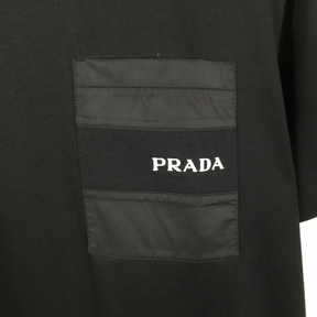 Camisa Prada em algodão com nome Bordado em Bolso Lateral Superior Preta