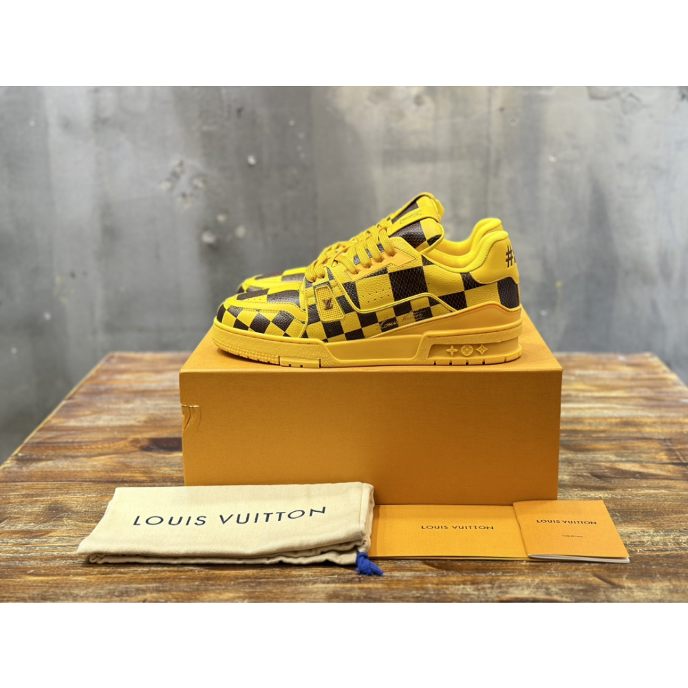 Tênis Louis Vuitton LV Trainer Sneaker Damier Pop Amarelo