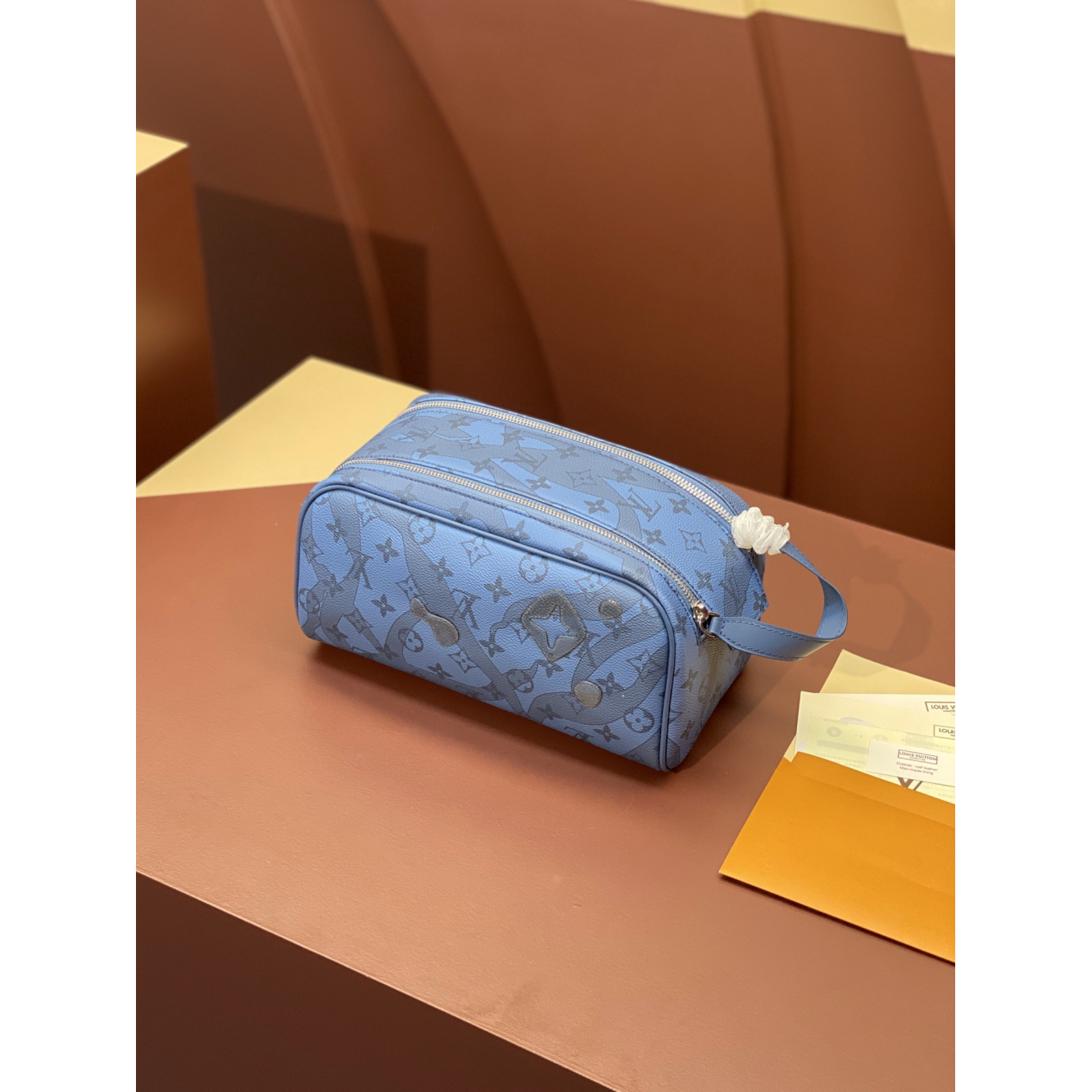 Necessaire Louis Vuitton LV Dopp Kit Azul 28x15x16.5cm