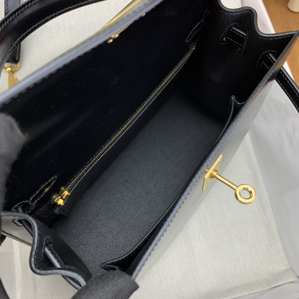 Bolsa Hermès Mini Kelly Ferragem Dourada 25x19x9cm (4 cores)