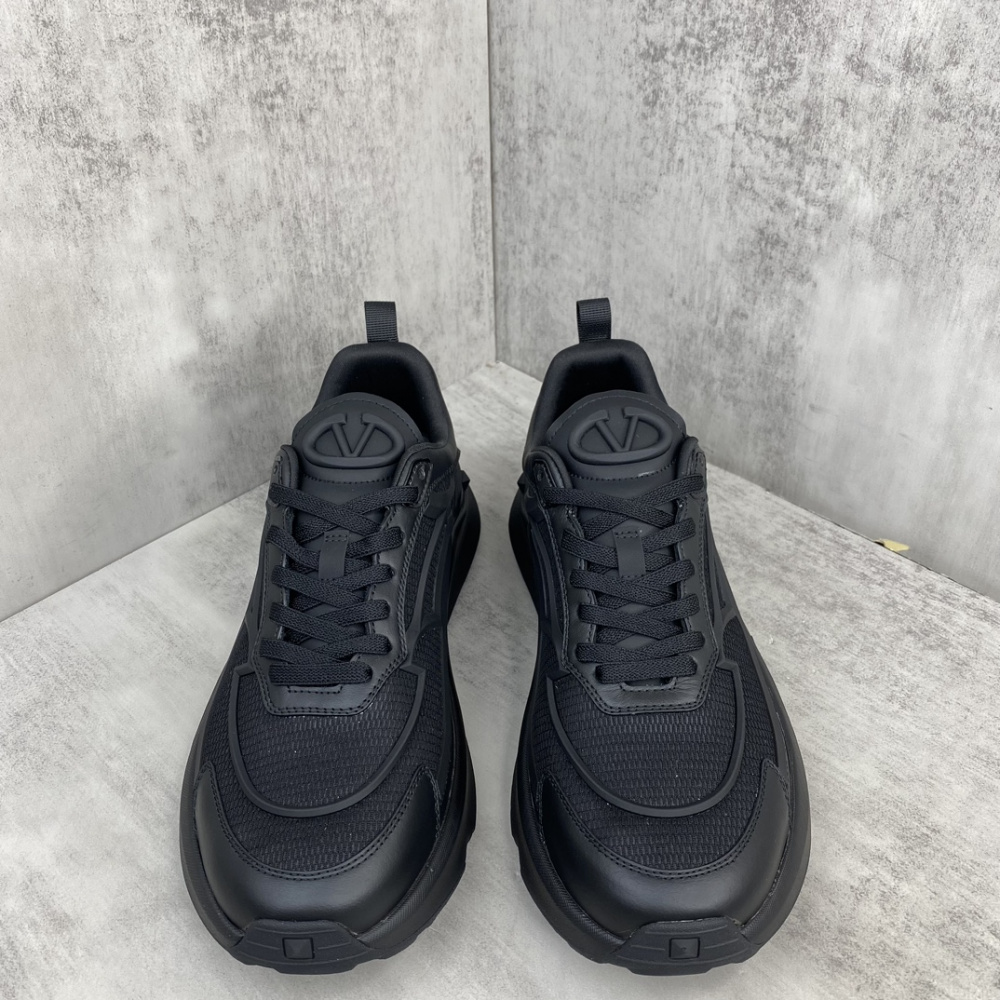 Tênis Valentino Garavani True Act Sneakers Preto