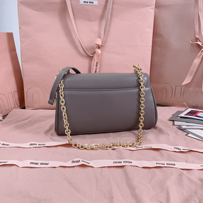 Bolsa MiuMiu Baguette em couro Napa  24X13.5X9cm (Cinza e outras cores)
