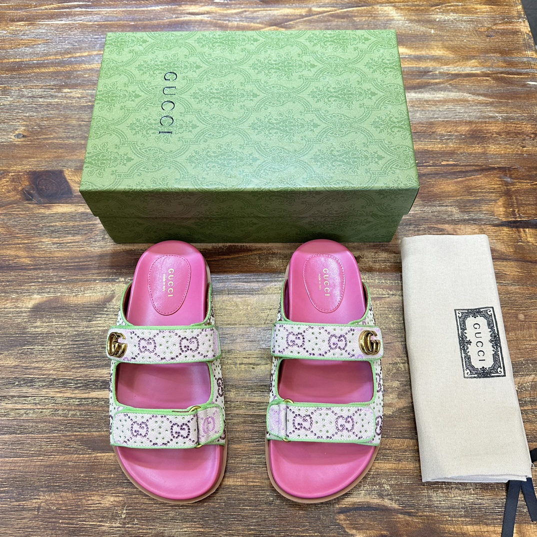 Sandália Gucci Double G-plaque em Raffia Verde/Rosa