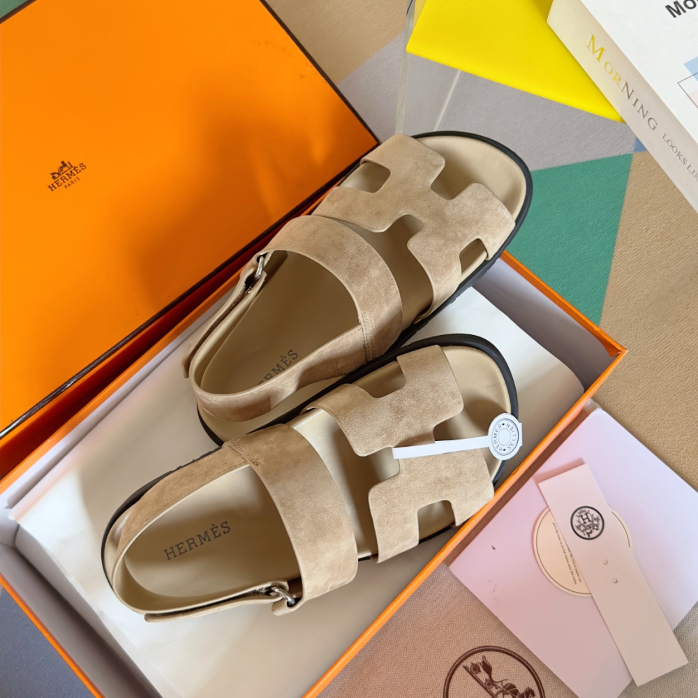 Sandália Hermès Genius em Camurça Bege