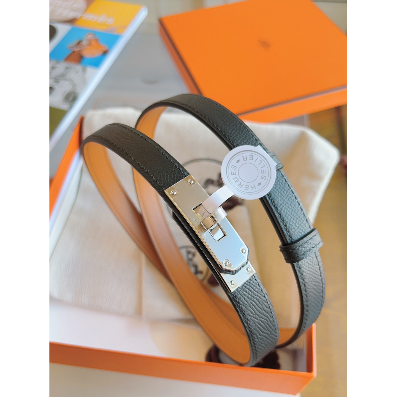 Cinto Hermès Kelly em Couro Preto com Fivela Kelly Prata 1.8cm