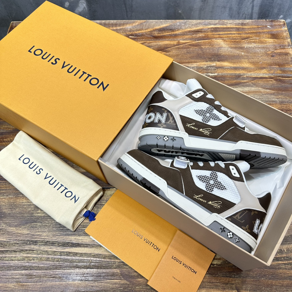 Tênis Louis Vuitton LV Trainer Monogram Marrom