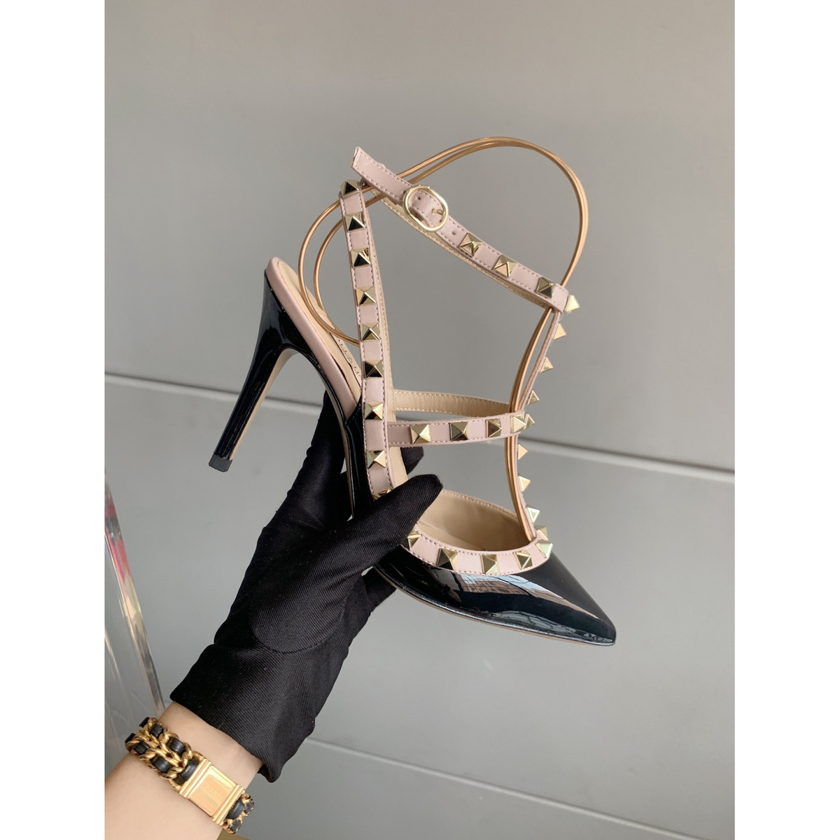Sandália Salto Valentino Garavani Scarpin Rockstud 11cm Preto/Rosa blush