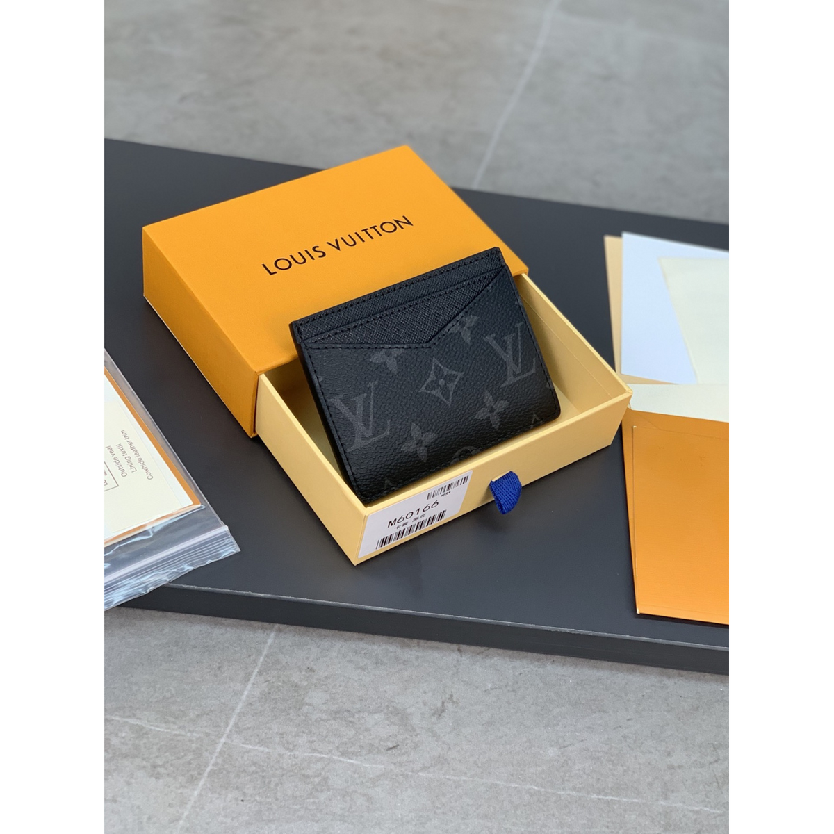 Porta Cartão Louis Vuitton Neo Monogram Eclipse 11x7x0.6CM
