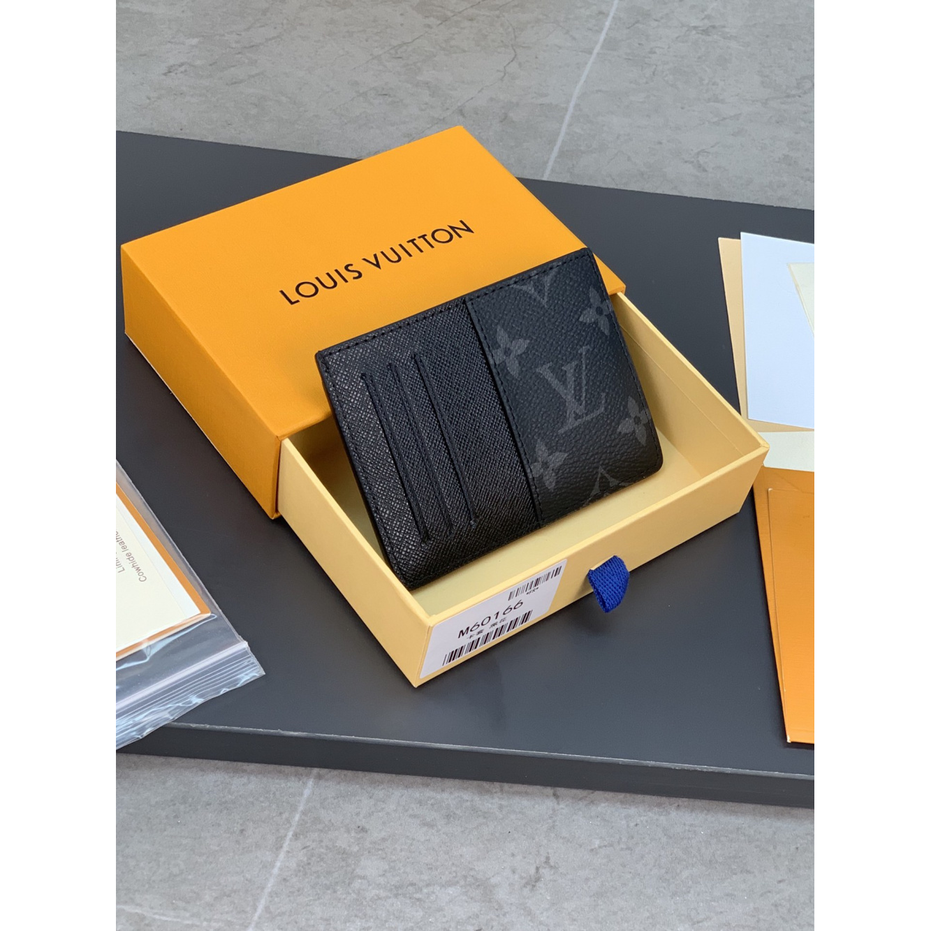 Porta Cartão Louis Vuitton Neo Monogram Eclipse 11x7x0.6CM