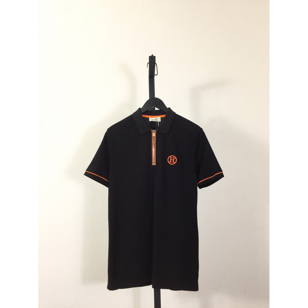 Camiseta Hermès com bordado H e zíper Preta