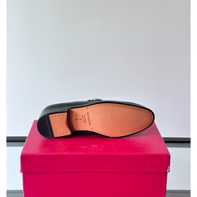 Sapato Mocassim Salvatore Ferragamo Social Preto Couro com Fivela Gancini