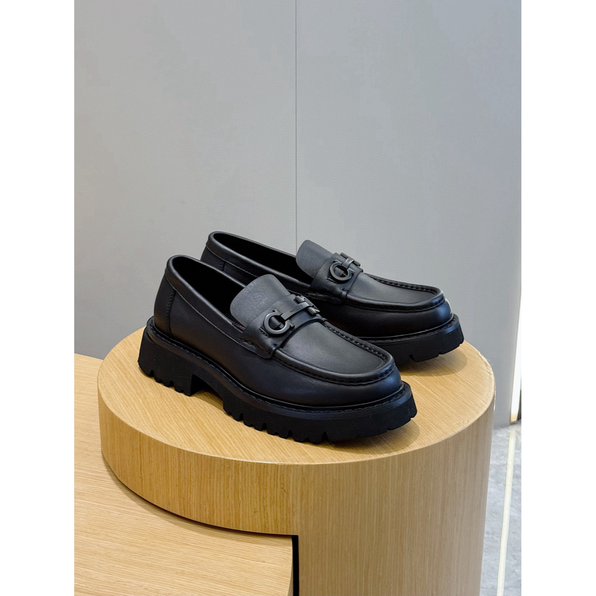 Salvatore Ferragamo Mocassim em Couro Fosco Preto