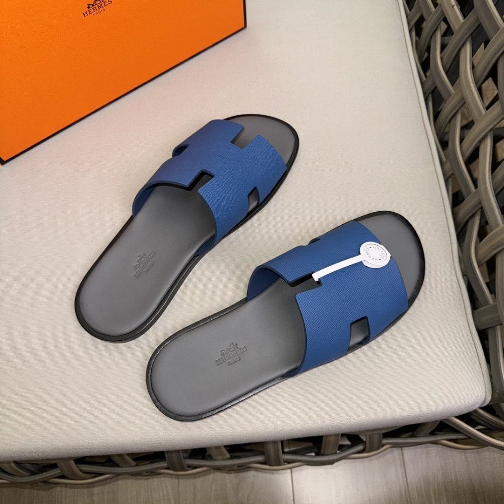 Sandália Izmir em Couro Azul/Sola Cinza