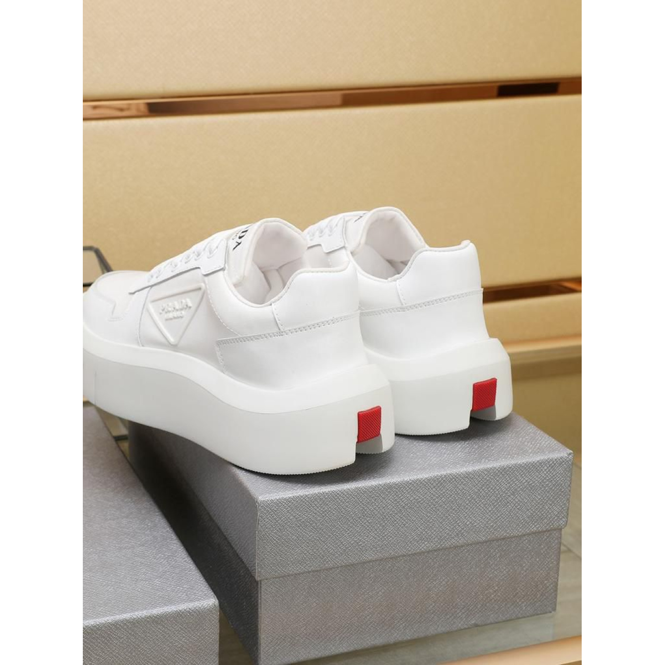 Prada Tênis em Branco