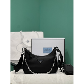 Bolsa Prada Saffiano Re-Edition 2005 em Nylon 22x6x12cm (Preto e outras cores)