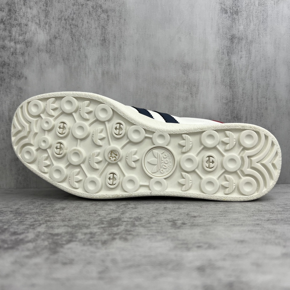 Tênis Gucci x Adidas Gazelle Branco/Preto/Vermelho