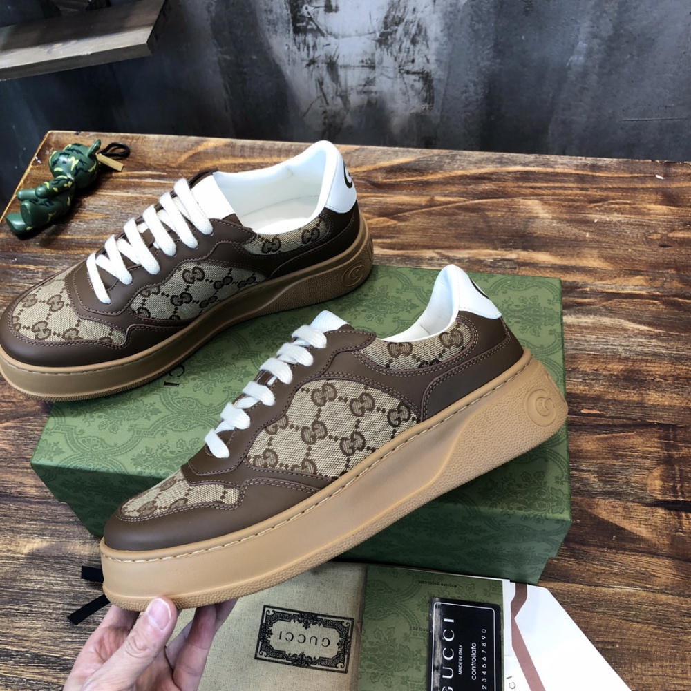 Gucci Sneaker GG Supreme Marrom Tradicional