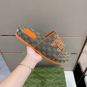 Gucci Chinelo North T Face