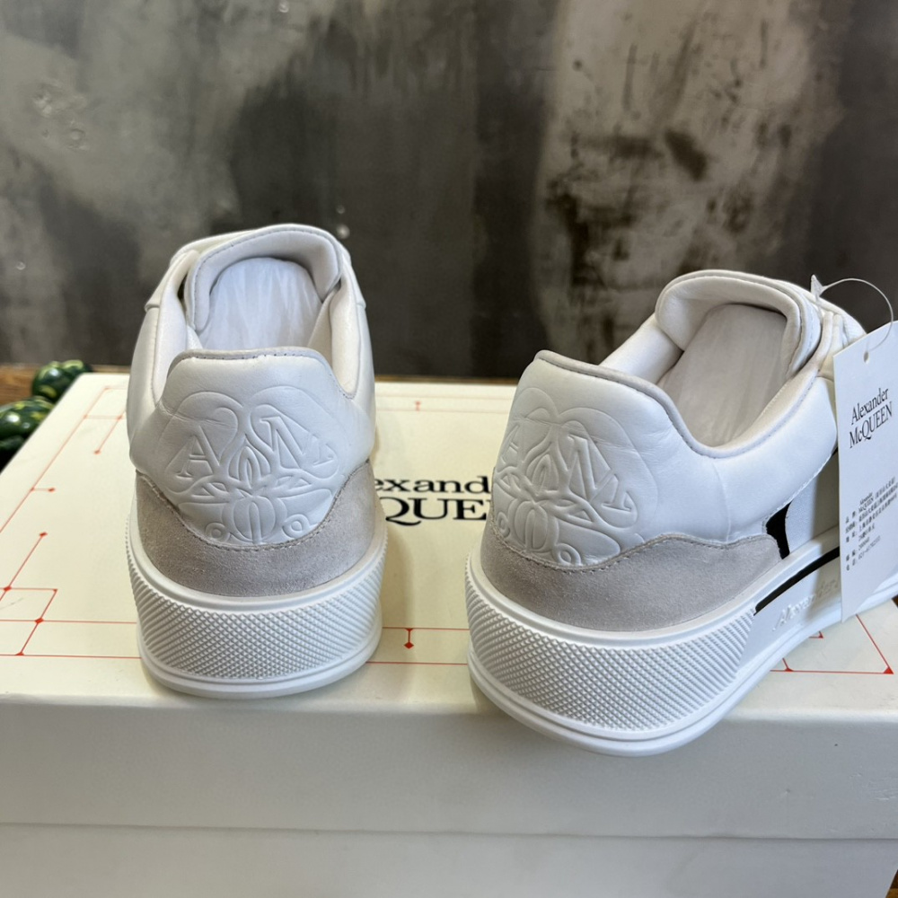 Tênis Alexander Mcqueen Skate Deck Plimsoll de Couro Branco