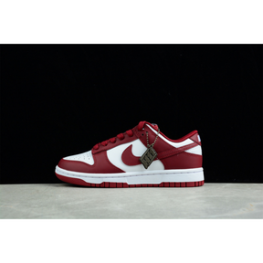 SB DUNK LOW TEAM RED