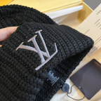 Gorro Louis Vuitton LV Only Preto
