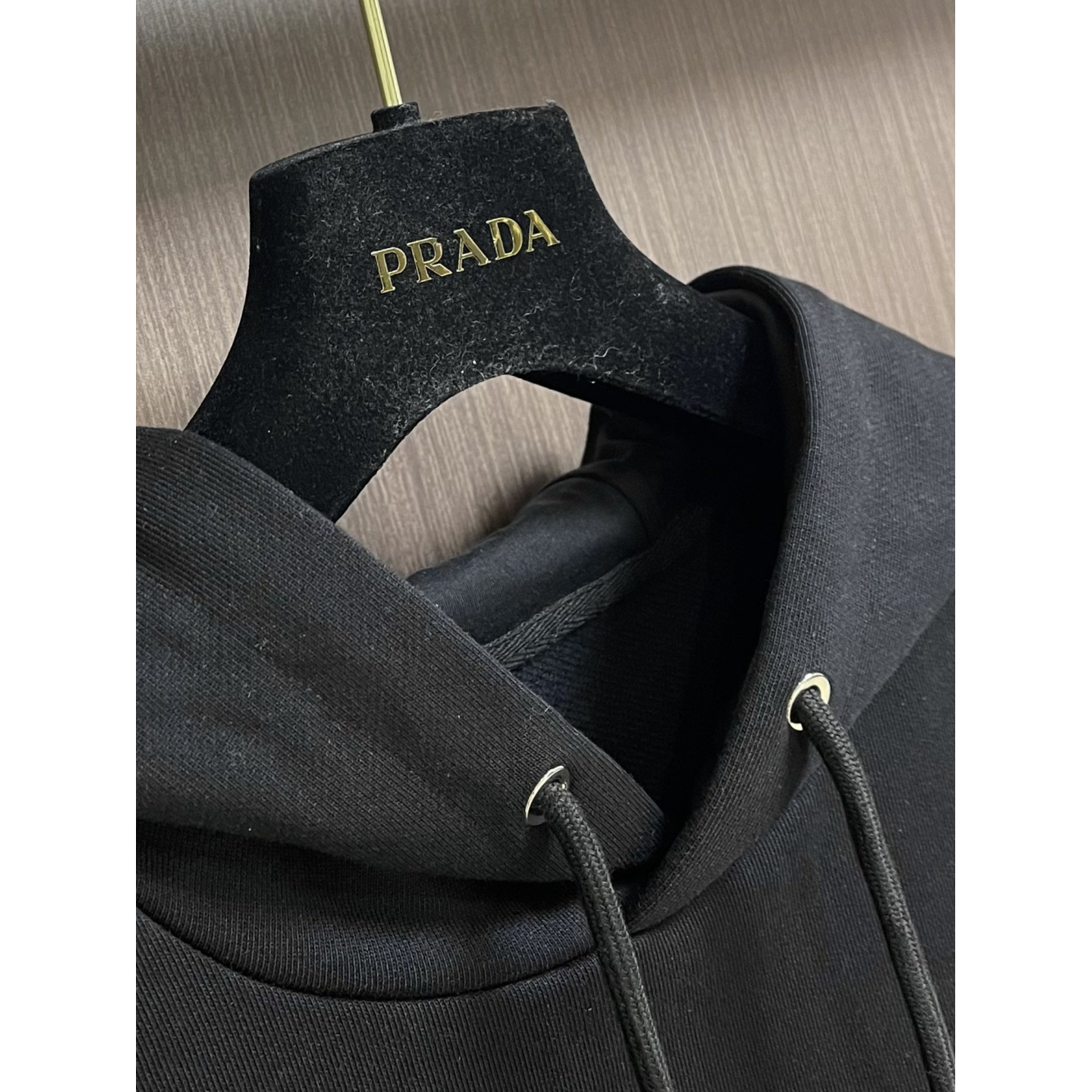 Moletom Prada com Logotipo Triângulo Preta